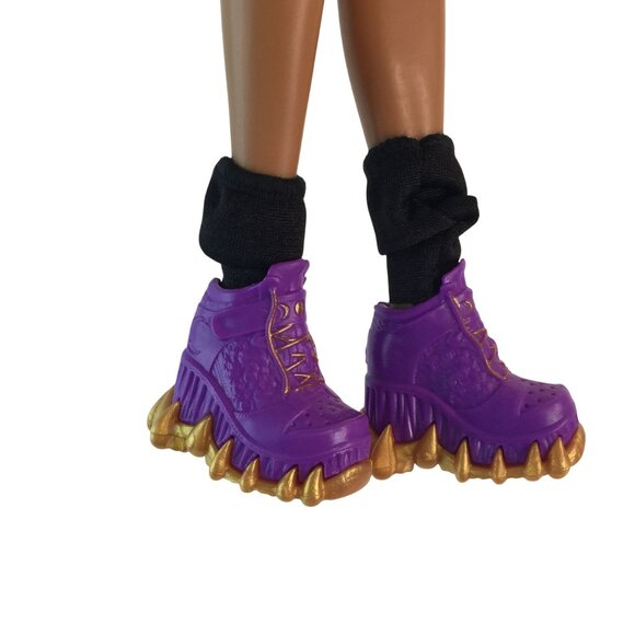 Monster High Signature Look Clawdeen Wolf 2022 HHK52 Purple Streaked Hair - Picture 6 of 9